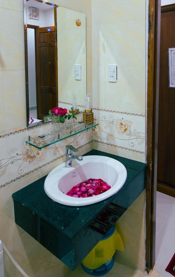Nhat Nga Hotel فونج تاو المظهر الخارجي الصورة